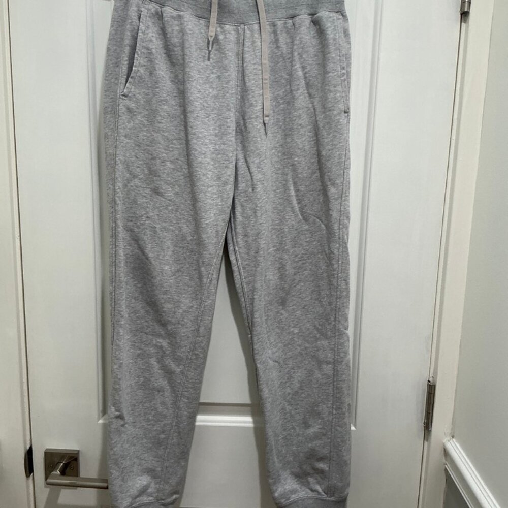 Uniqlo Boy's sweat pants, gray size Medium, excellent condition